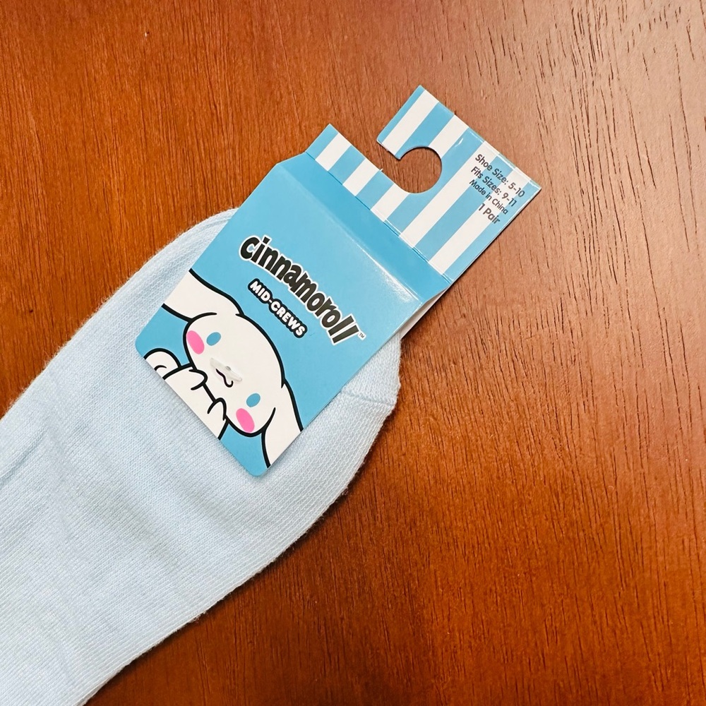 Cinnamoroll Ruffle Crew Socks - Picture 4 of 5